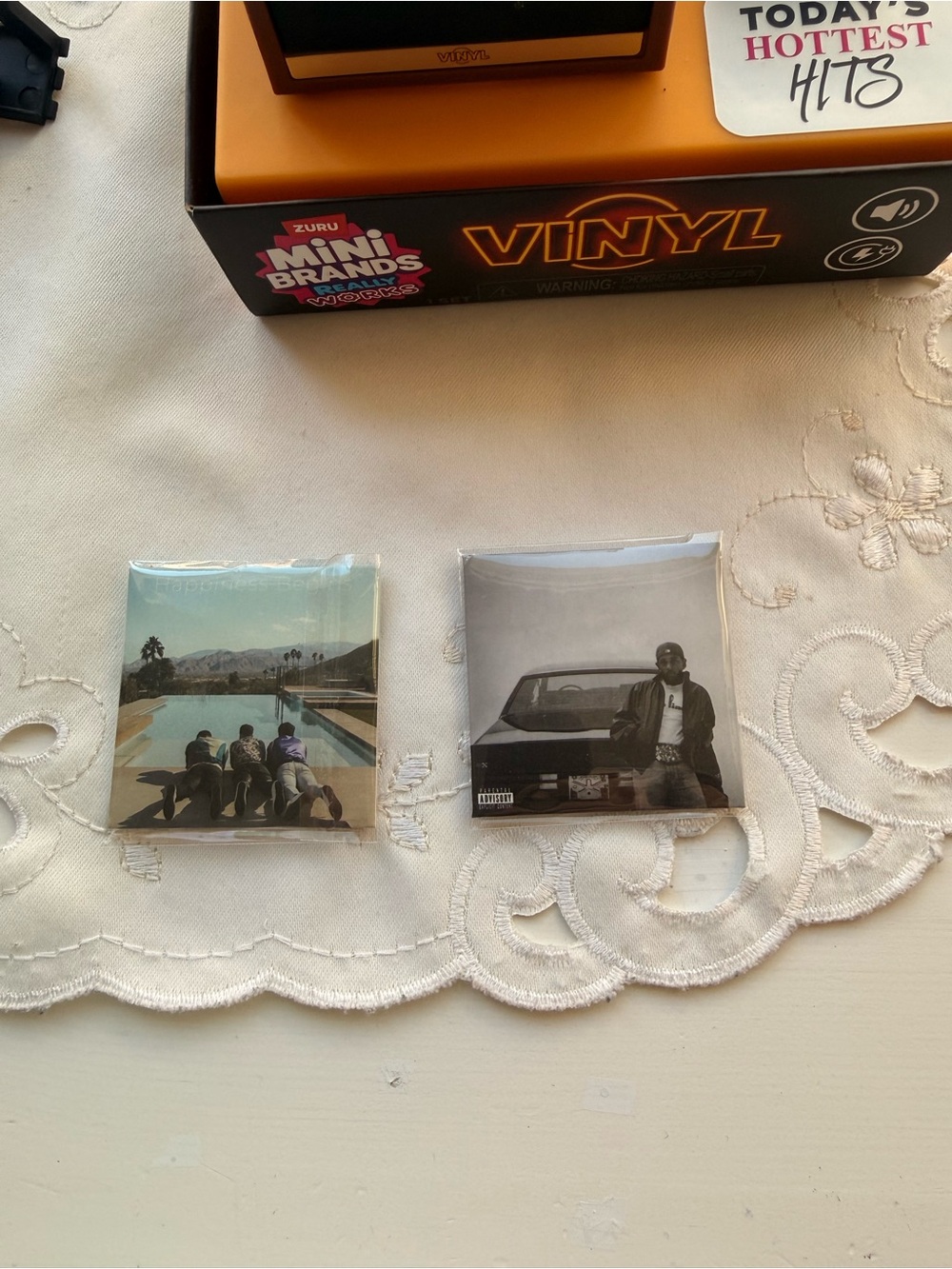 Vinyl Mini Brands - Jonas brothers & Kendrick Lamar